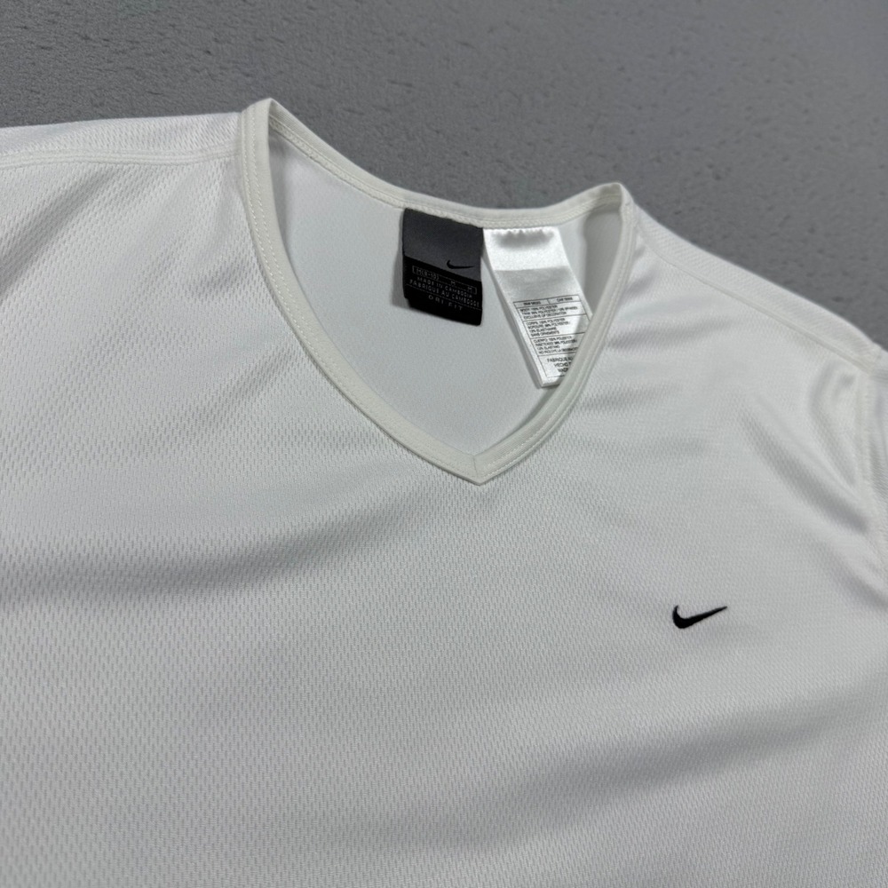 Nike Dri-FIT White V-Neck Short Sleeve Athletic Training Shirt Mens Medium